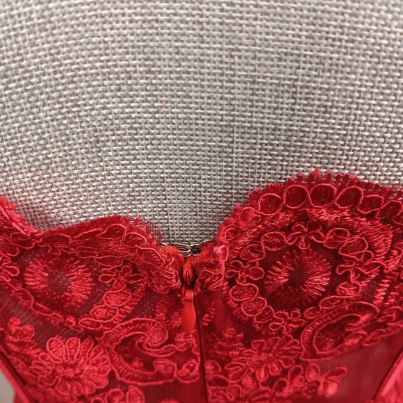 Floor Length Red Dress Size 8  [1187] - Picture 8 of 11